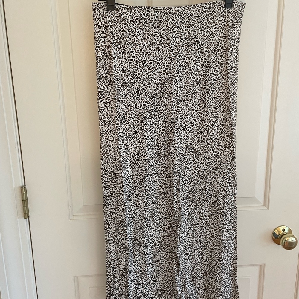 Jenny Kayne cheetah print slip skirt size M.